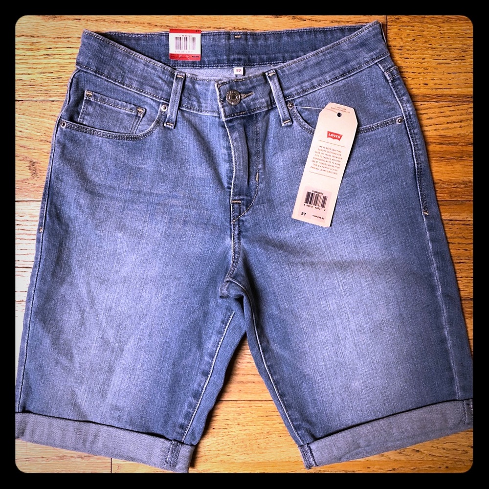 Levi’s Bermuda shorts NWT